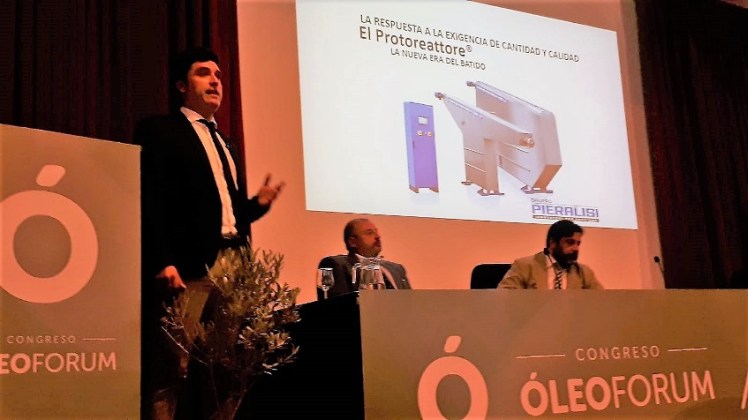 Conferencia en Oleofurum