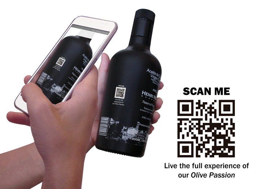 Manos botella QR